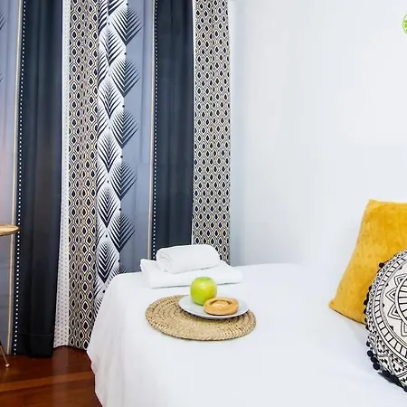 Large Complete Apartment, In The Center With Balcony Saint-Jacques-de-Compostelle Extérieur photo